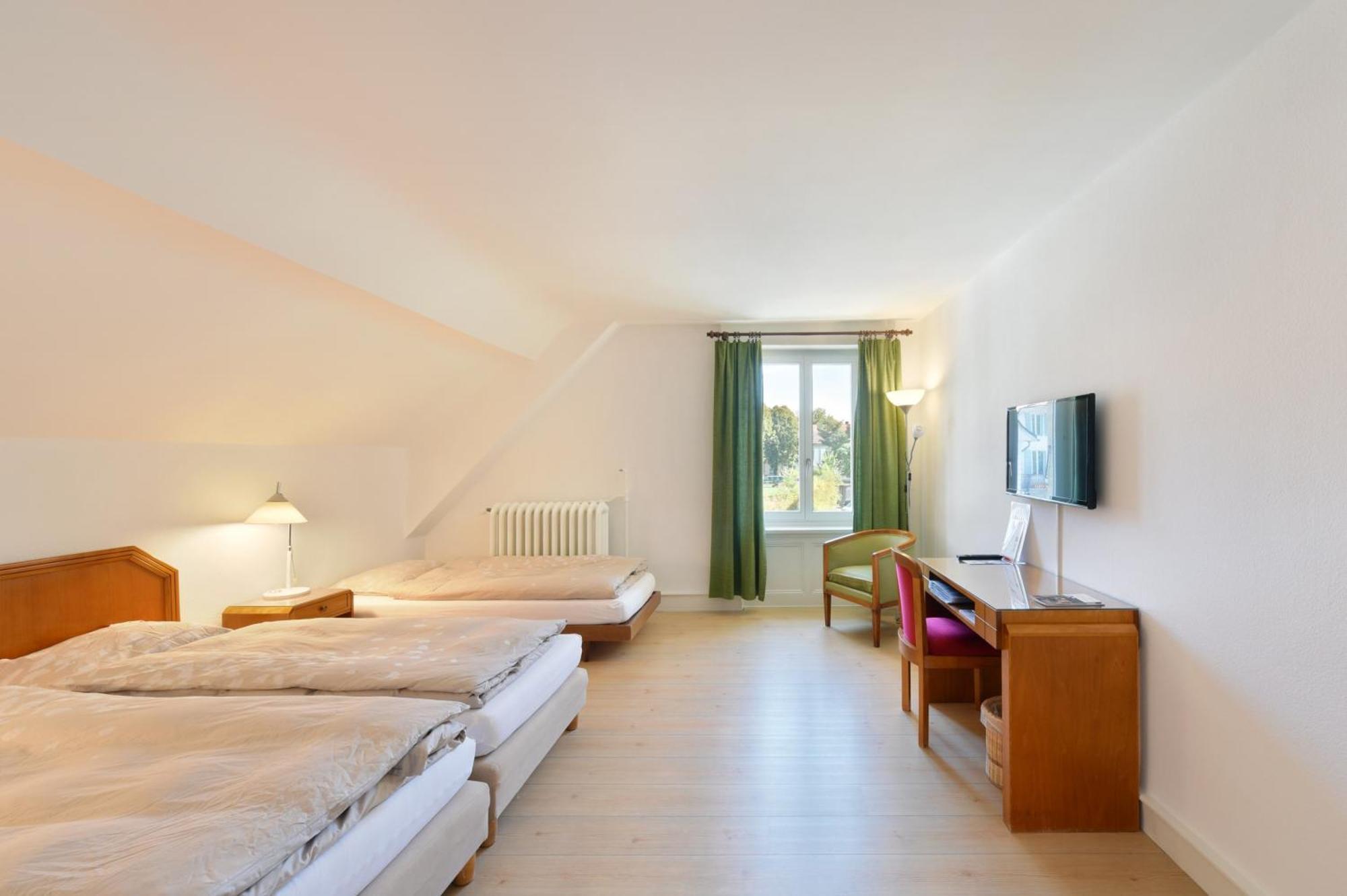 Hotel De L'Aigle Couvet Pokój zdjęcie