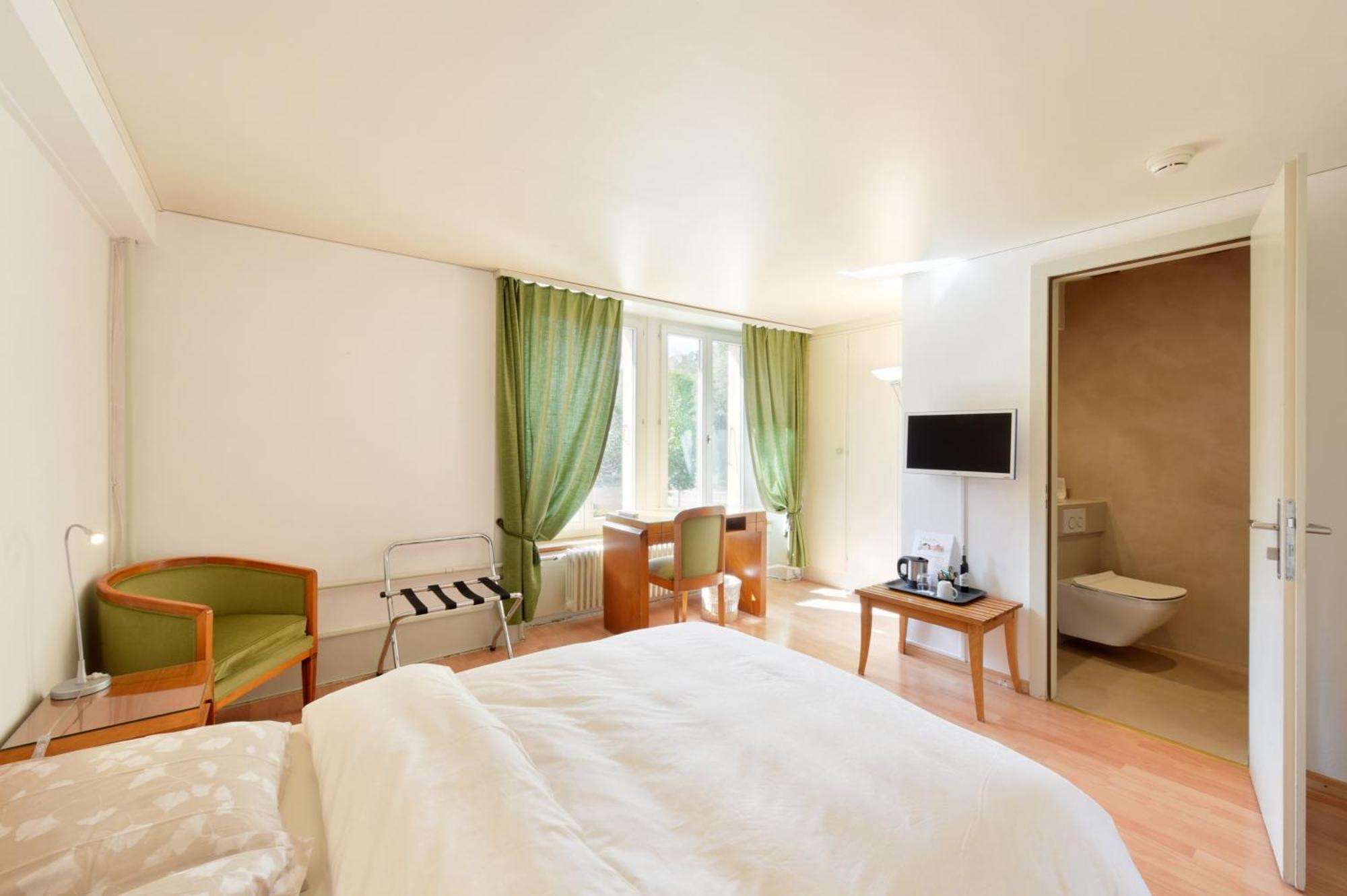 Hotel De L'Aigle Couvet Pokój zdjęcie
