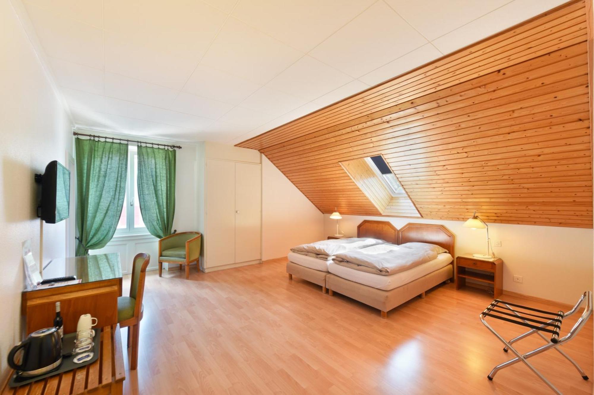 Hotel De L'Aigle Couvet Pokój zdjęcie