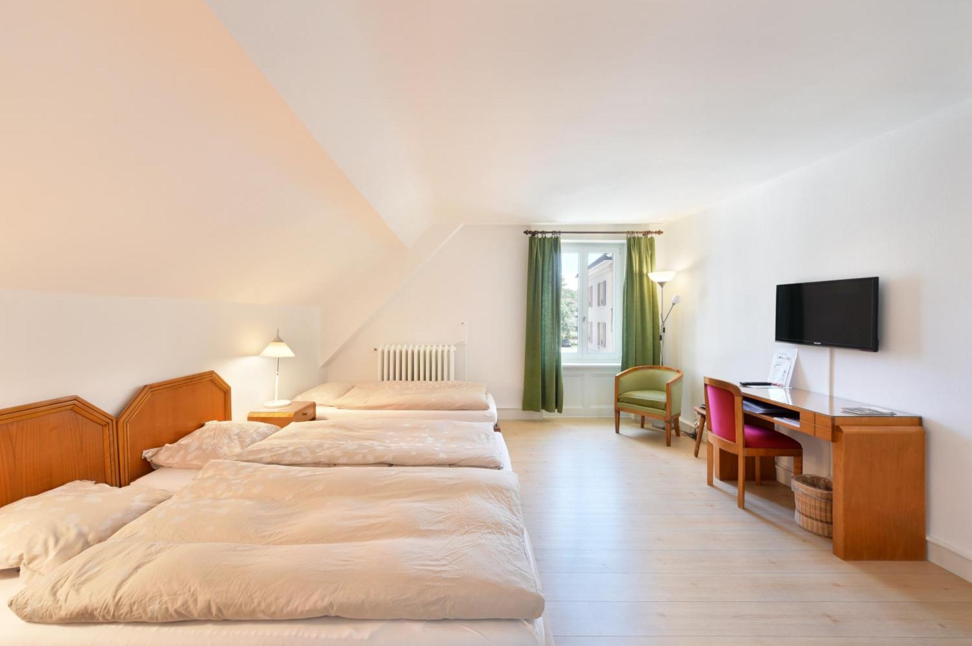 Hotel De L'Aigle Couvet Pokój zdjęcie