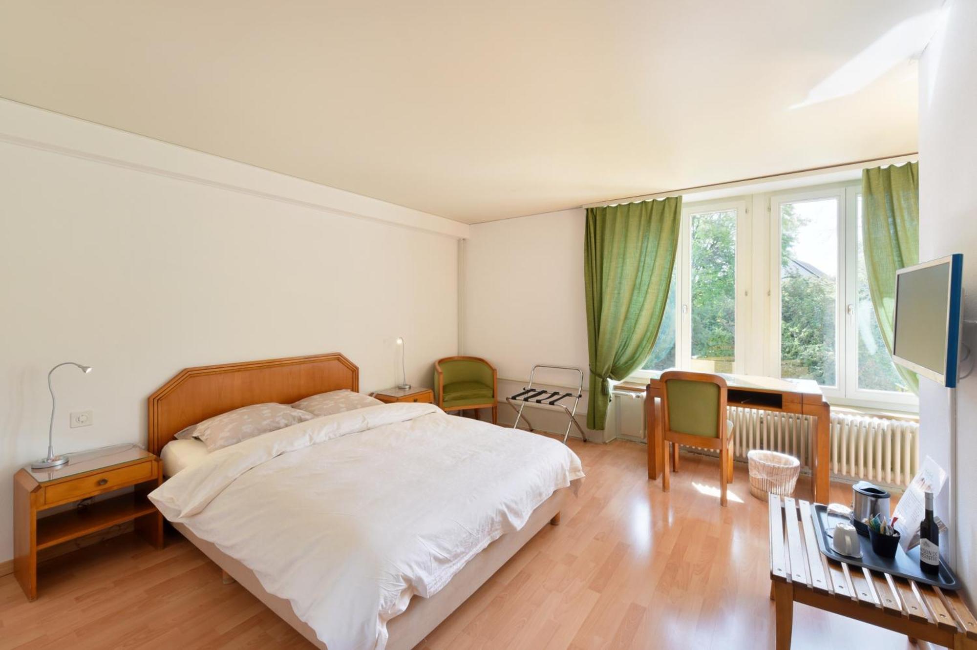Hotel De L'Aigle Couvet Pokój zdjęcie
