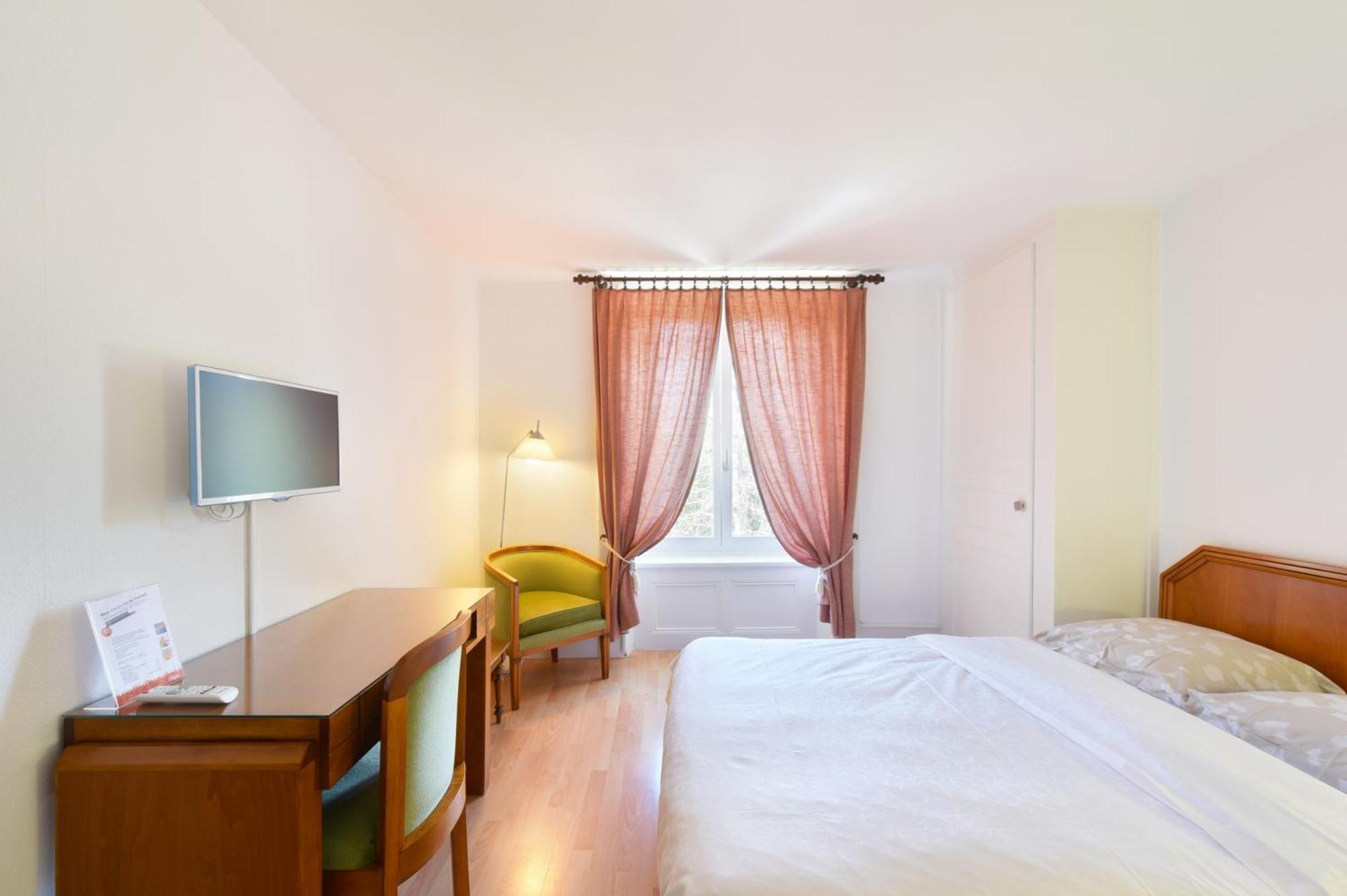 Hotel De L'Aigle Couvet Pokój zdjęcie
