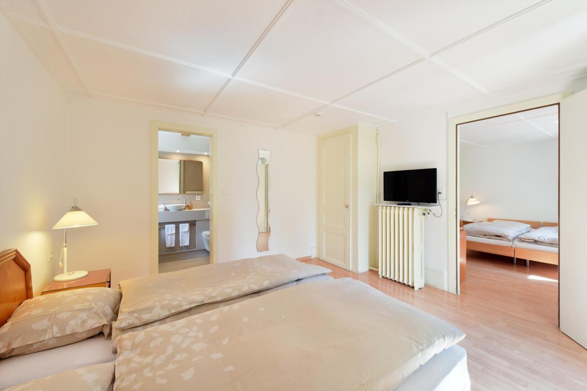 Hotel De L'Aigle Couvet Pokój zdjęcie