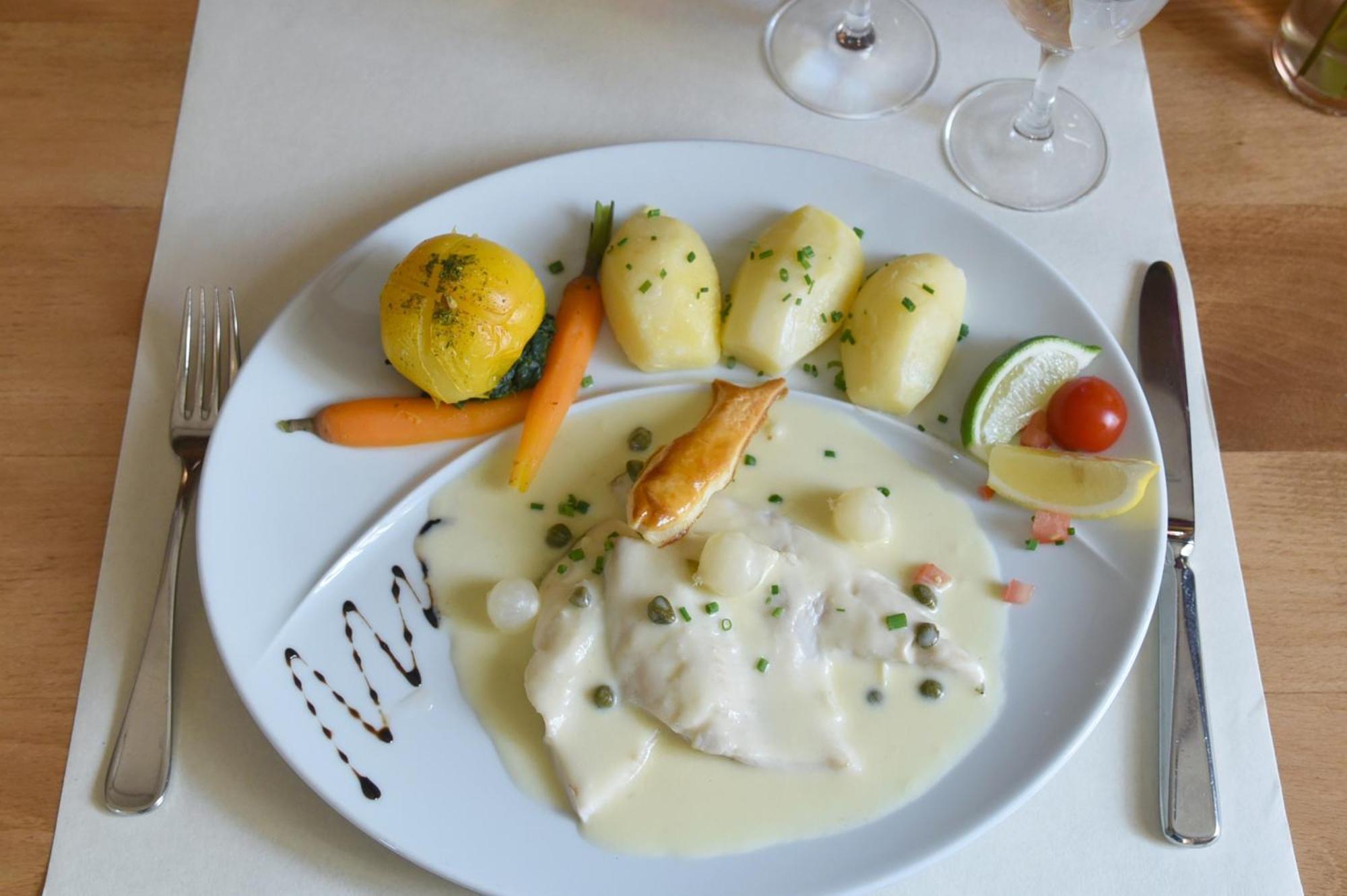 Hotel De L'Aigle Couvet Zewnętrze zdjęcie