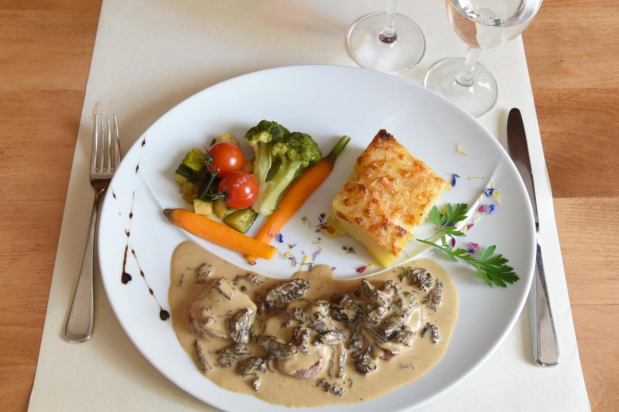 Hotel De L'Aigle Couvet Zewnętrze zdjęcie
