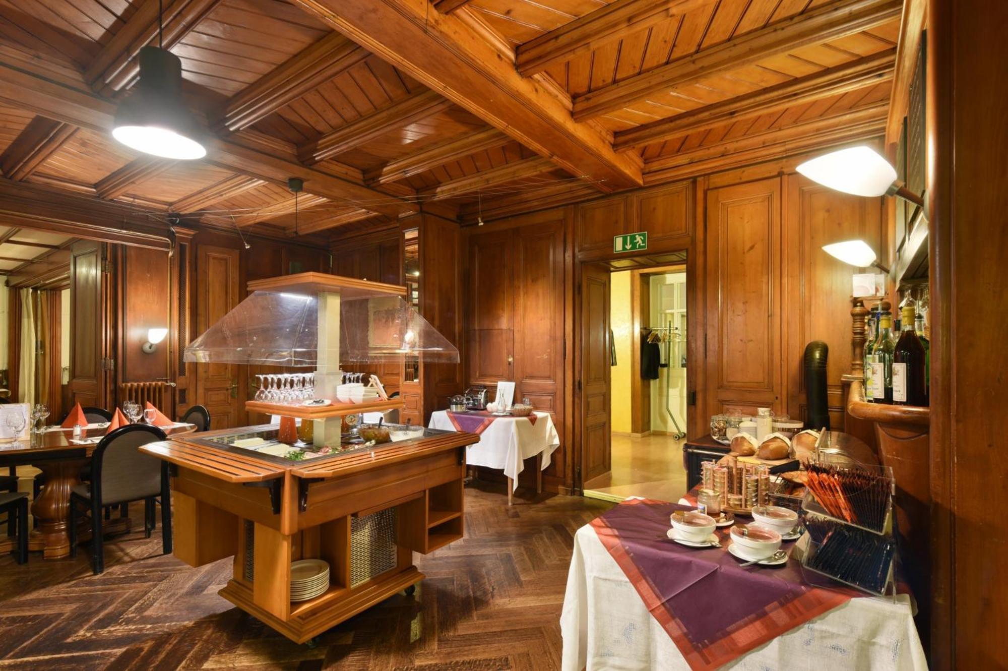 Hotel De L'Aigle Couvet Zewnętrze zdjęcie